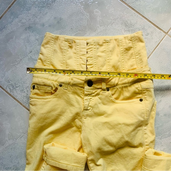 Alexander McQueen Butter Yellow High Rise Jeans, Size 38/25/2 - Picture 9 of 13